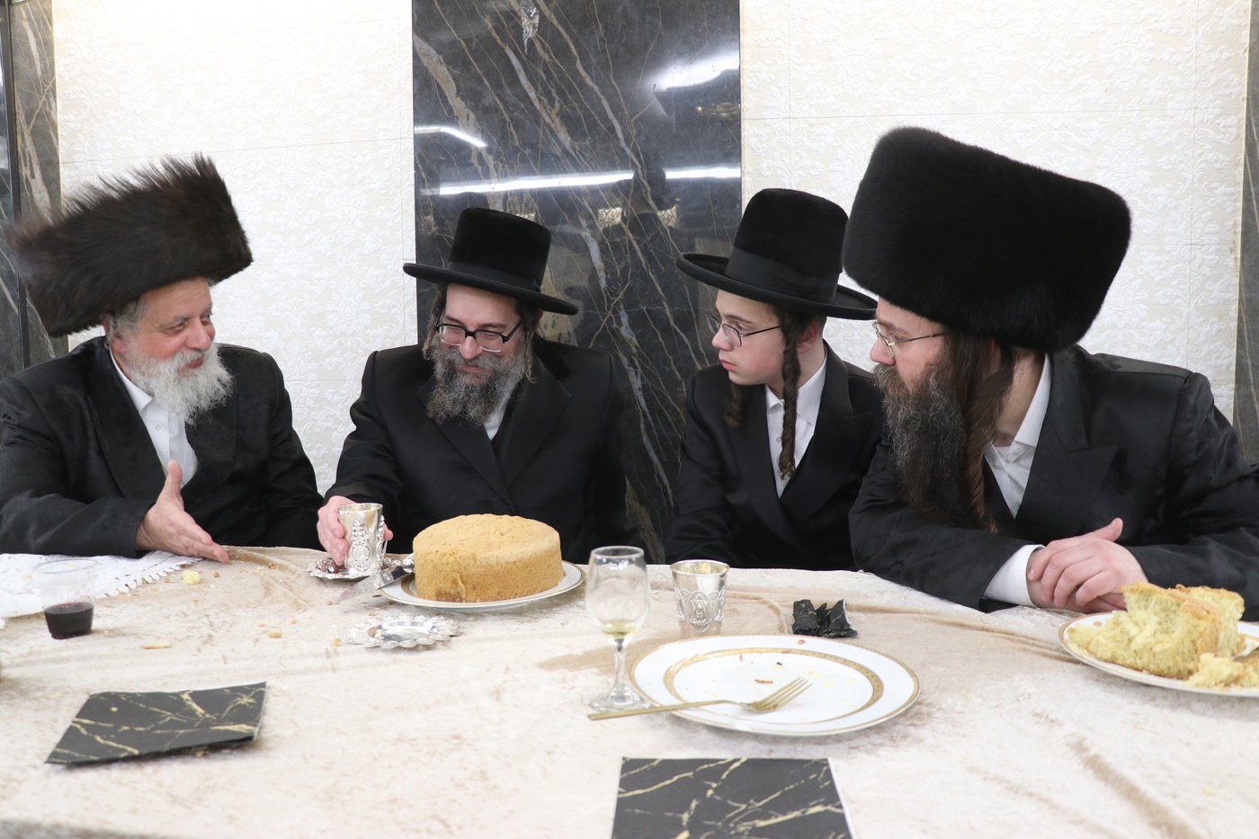 שמחת הבר מצווה לנכדי האדמו"רים מקוזמיר - לעלוב בית שמש