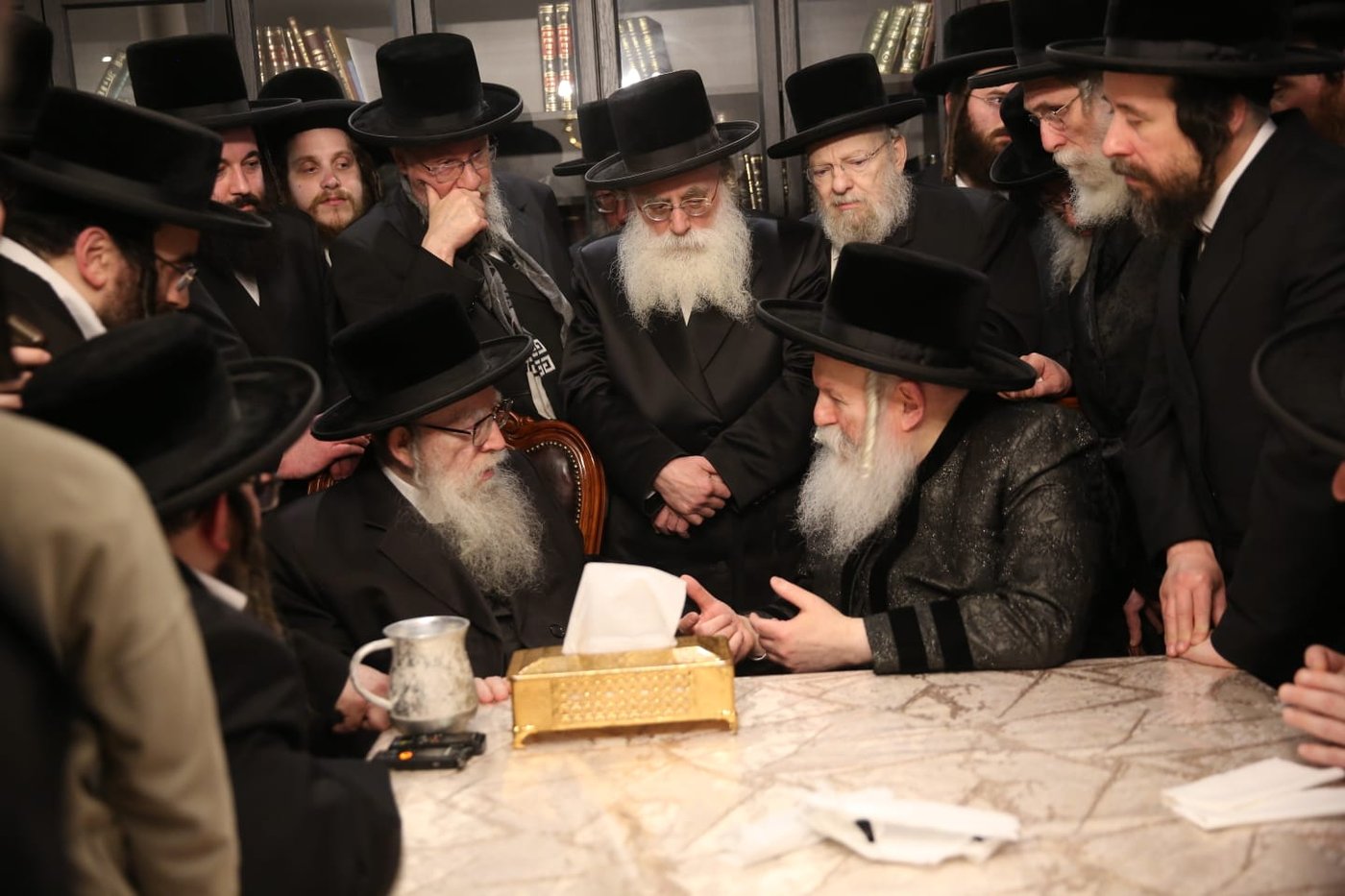 האדמו"ר מפשעווארסק בביקור אצל האדמו"ר מבאבוב 