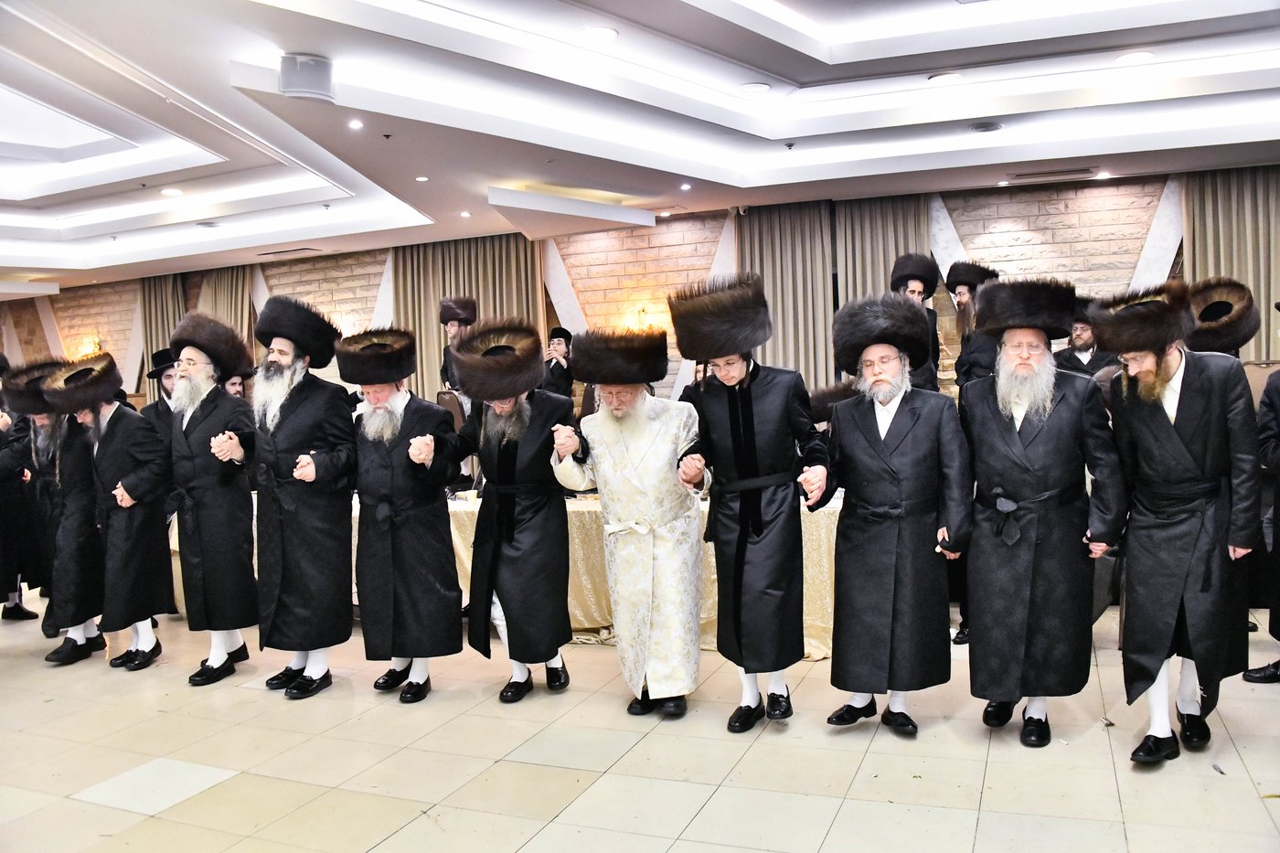 שמחת בית שאץ - אזמרה - זידטשויב- צאנז ירושלים- רמת שלמה
