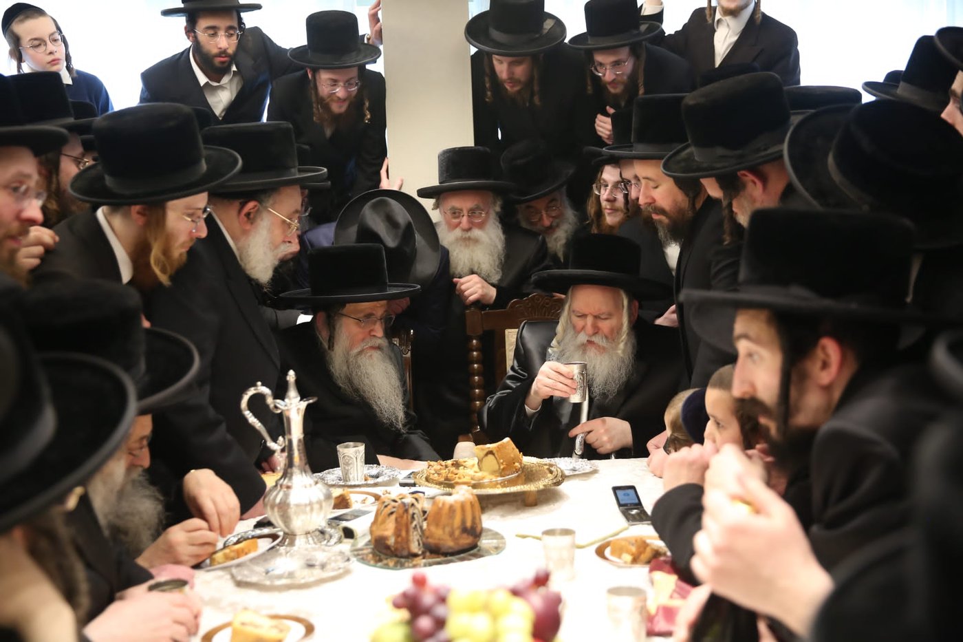 האדמו"ר מבאבוב בביקור אצל הגה"צ רבי אהרן שיף גאב"ד אנטווערפן