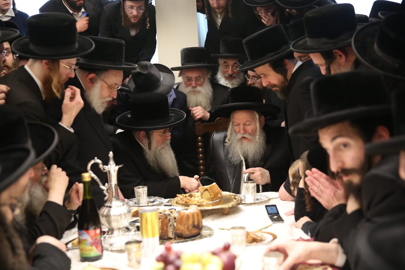 האדמו"ר מבאבוב בביקור אצל הגה"צ רבי אהרן שיף גאב"ד אנטווערפן
