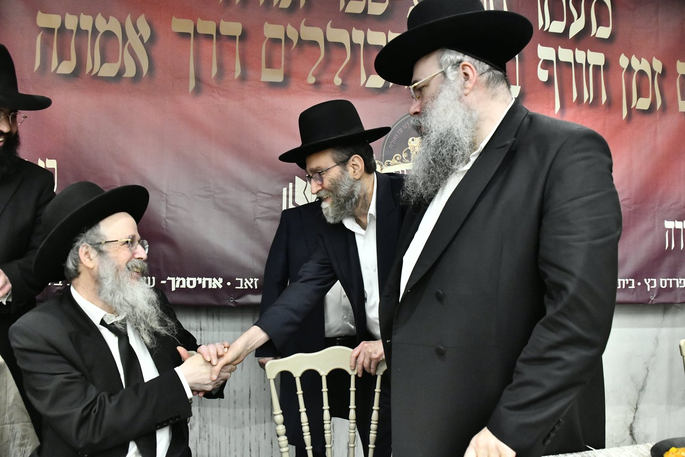 הכנסת ס"ת לביתו של הגר"ח קנייבסקי זצ"ל