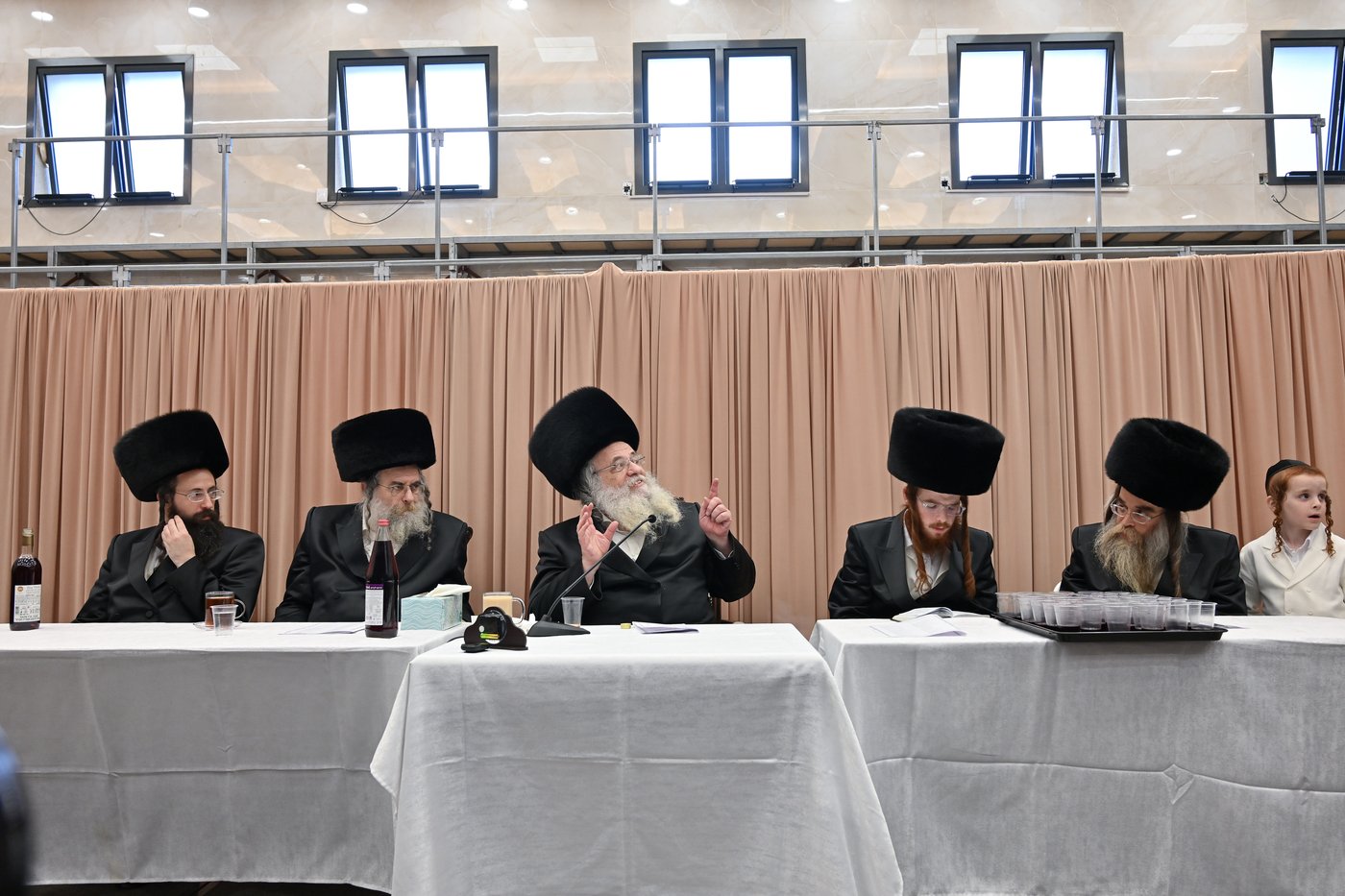 מעמד הקבלת פנים בנישואי נכדת הגר"ש אלתר