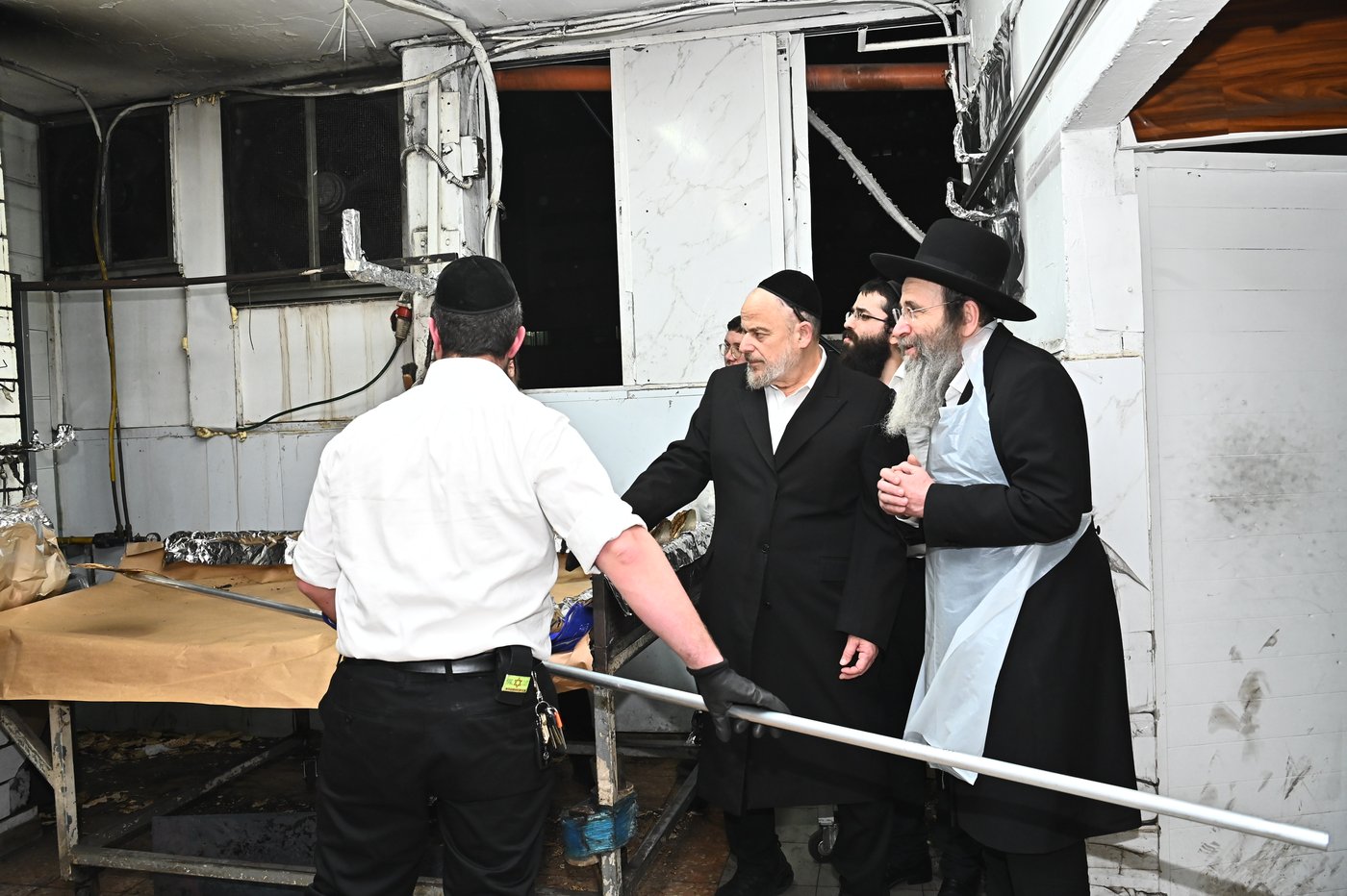 הגאון רבי בנימין פינקל באפיית מצות