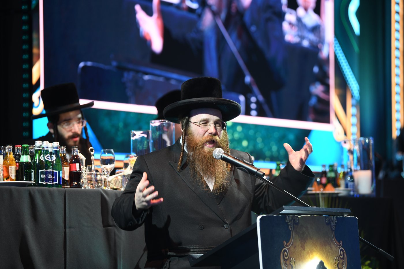 הרה"צ רבי אהרן מרדכי רוקח במסע הקודש בפולין