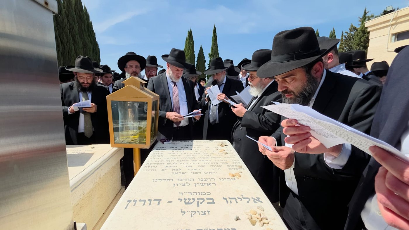 חמש שנים להסתלקותו: המונים בציון הראש"ל הרב אליהו בקשי דורון זצ"ל