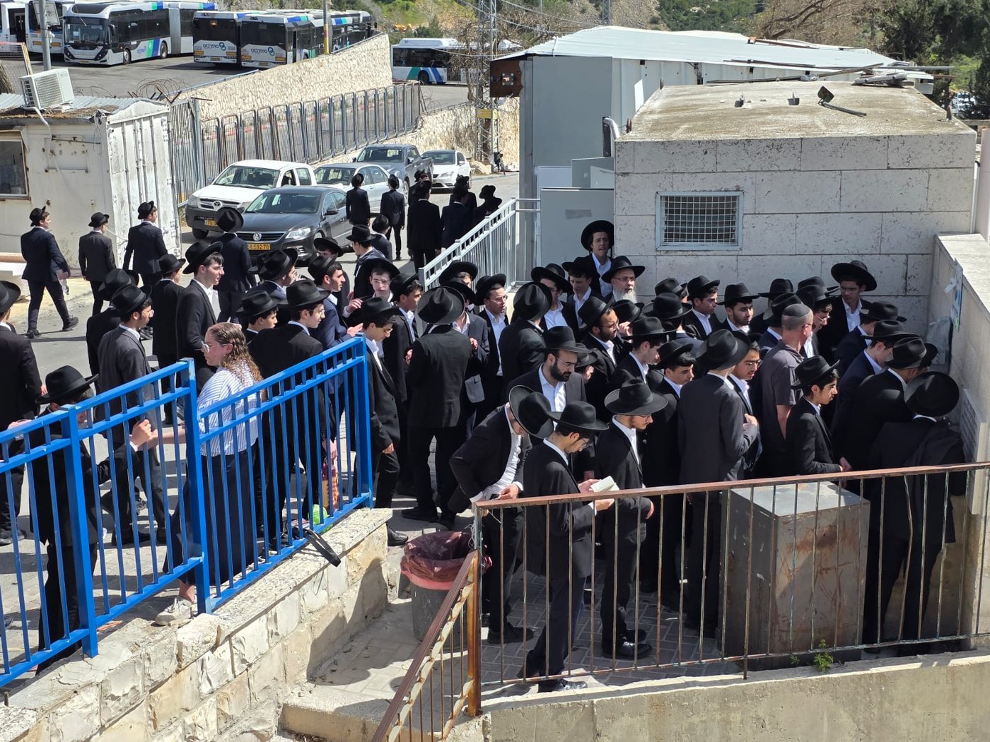 חמש שנים להסתלקותו: המונים בציון הראש"ל הרב אליהו בקשי דורון זצ"ל