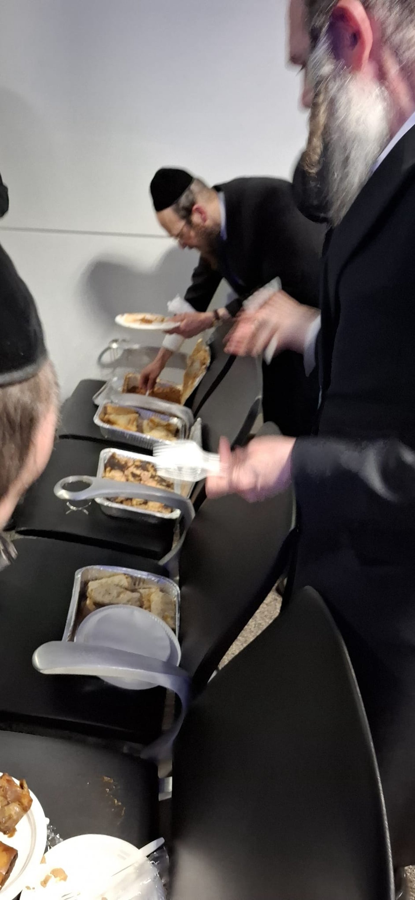 הנוסעים התקועים בנוארק הערב