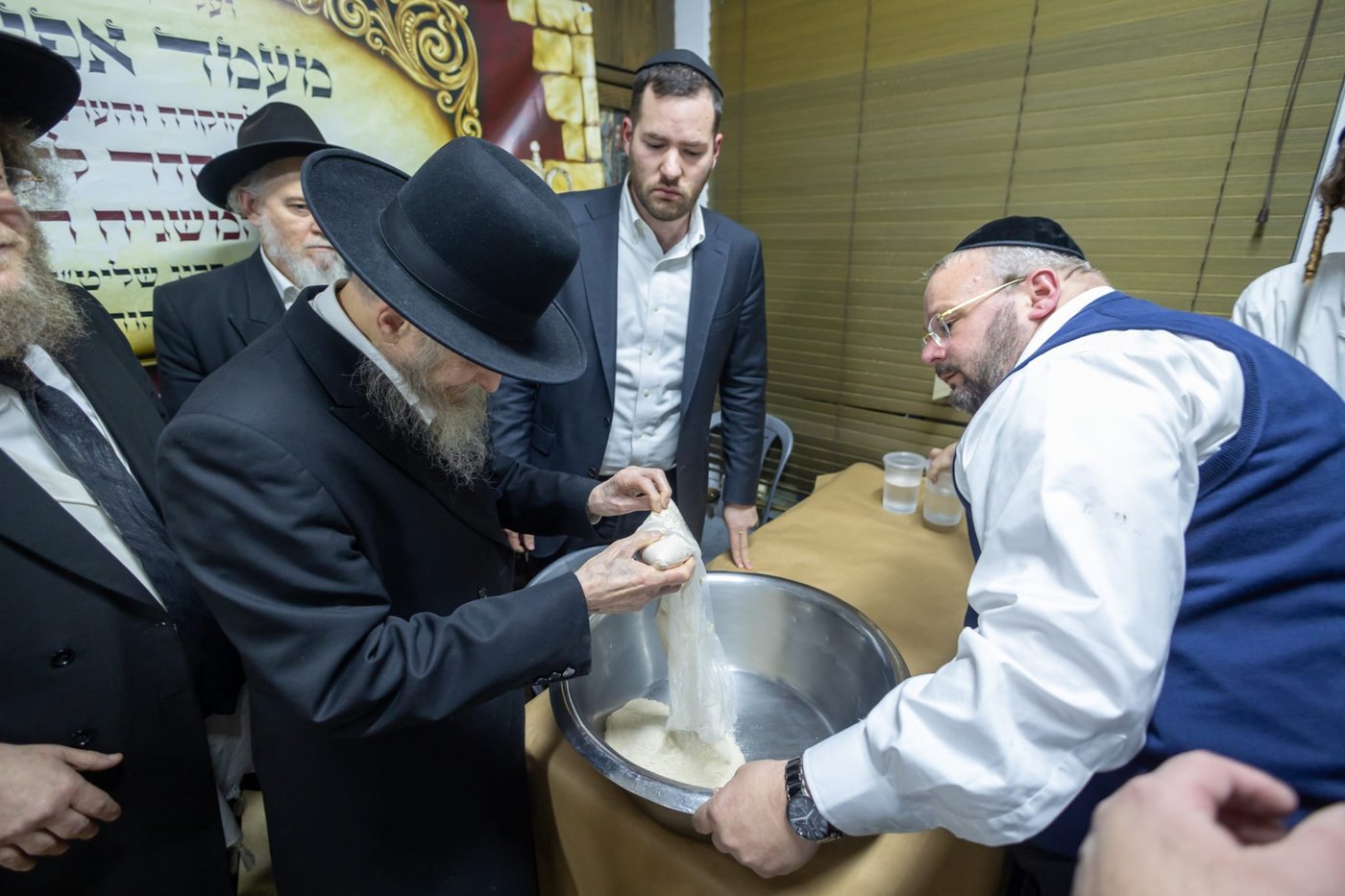 אפיית מצות עם הגר"ד סגל
