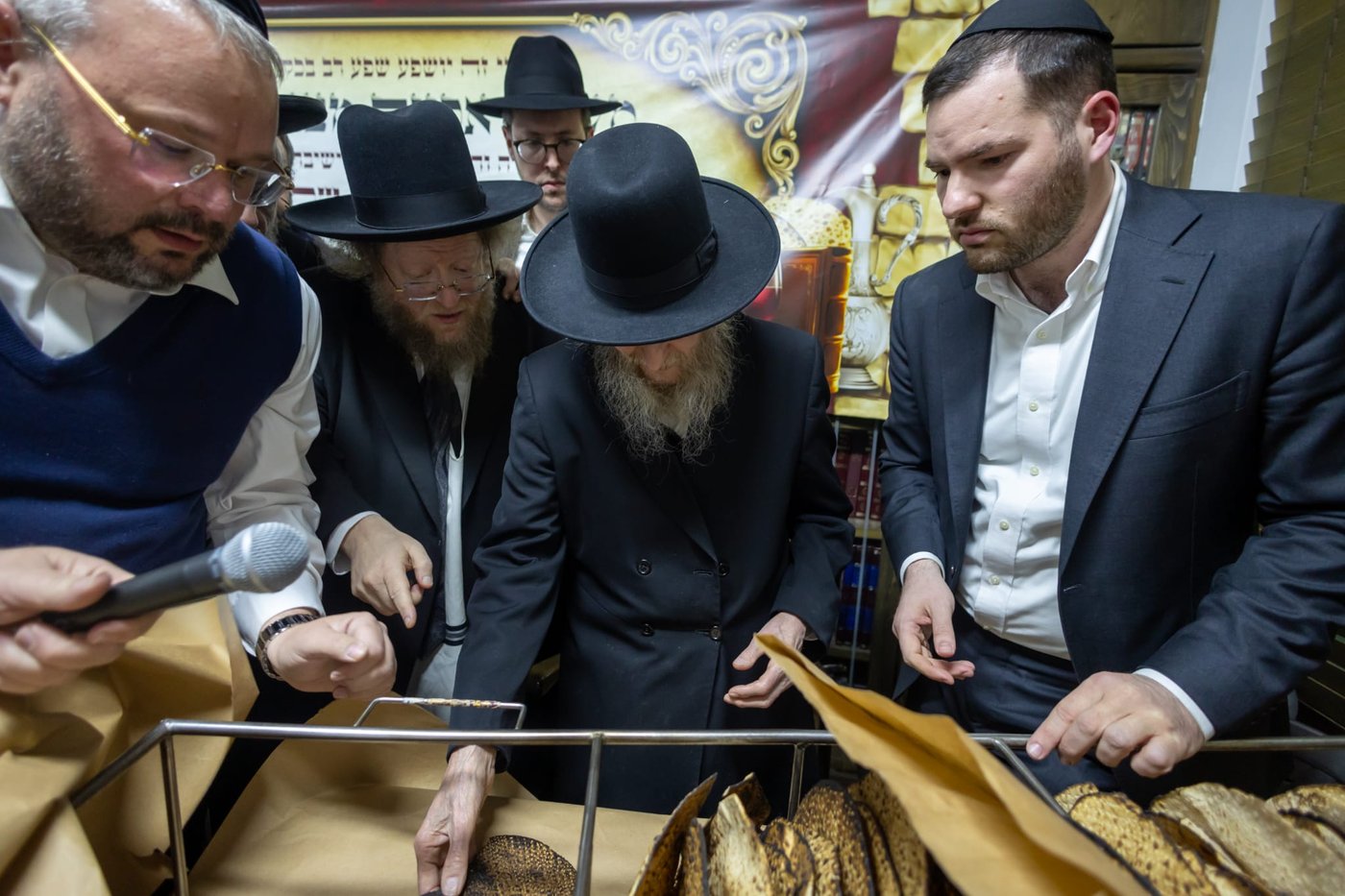 אפיית מצות עם הגר"ד סגל