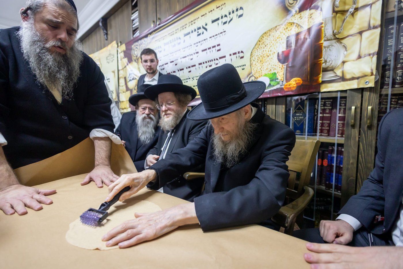 אפיית מצות עם הגר"ד סגל