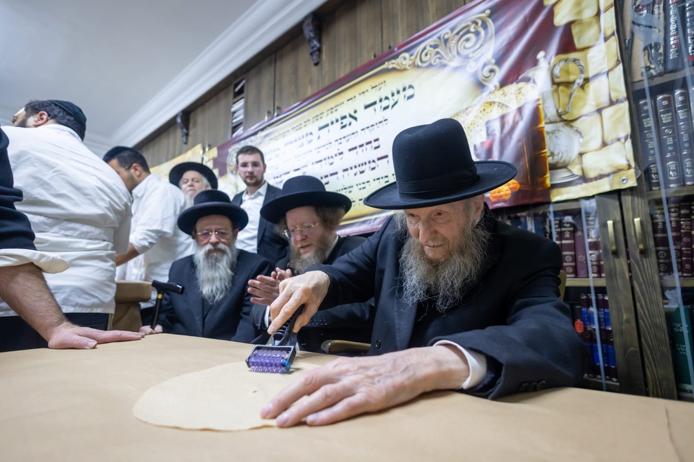 אפיית מצות עם הגר"ד סגל