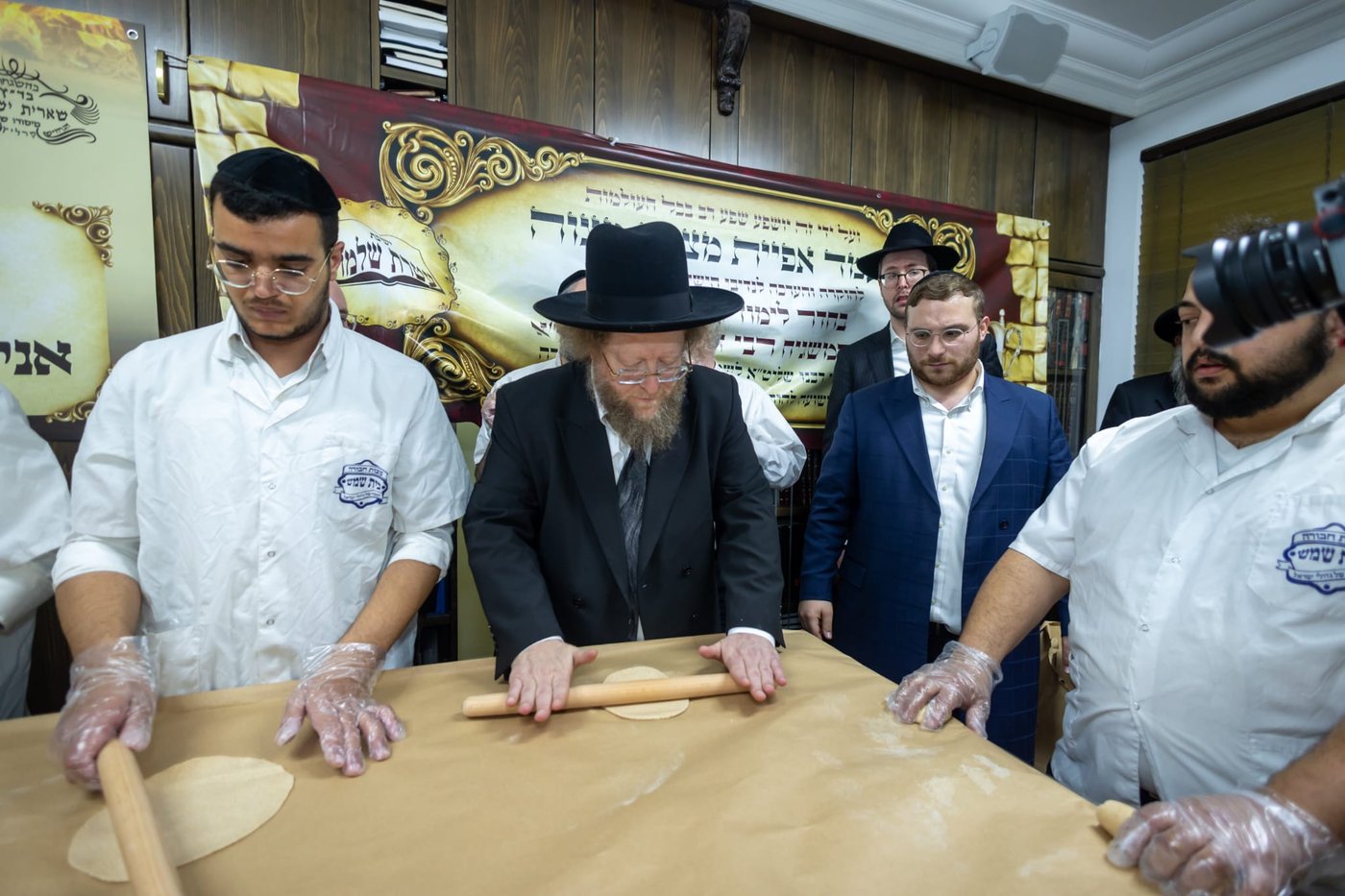 אפיית מצות עם הגר"ד סגל