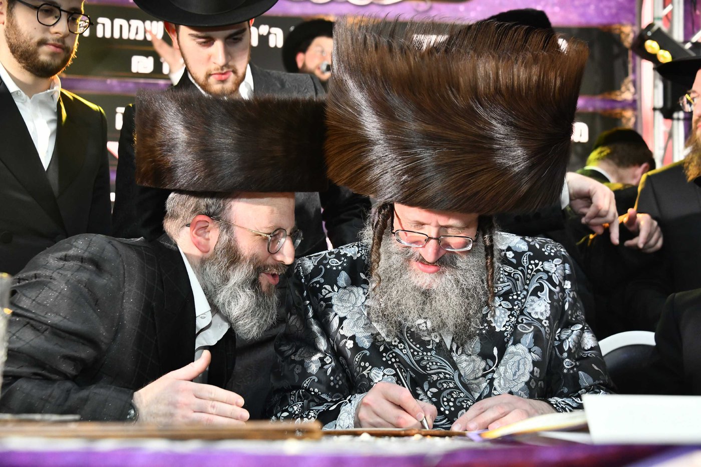 הכנסת ס"ת בחצה"ק ביטשקוב