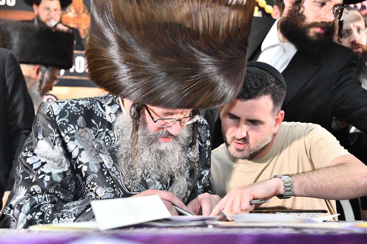 הכנסת ס"ת בחצה"ק ביטשקוב