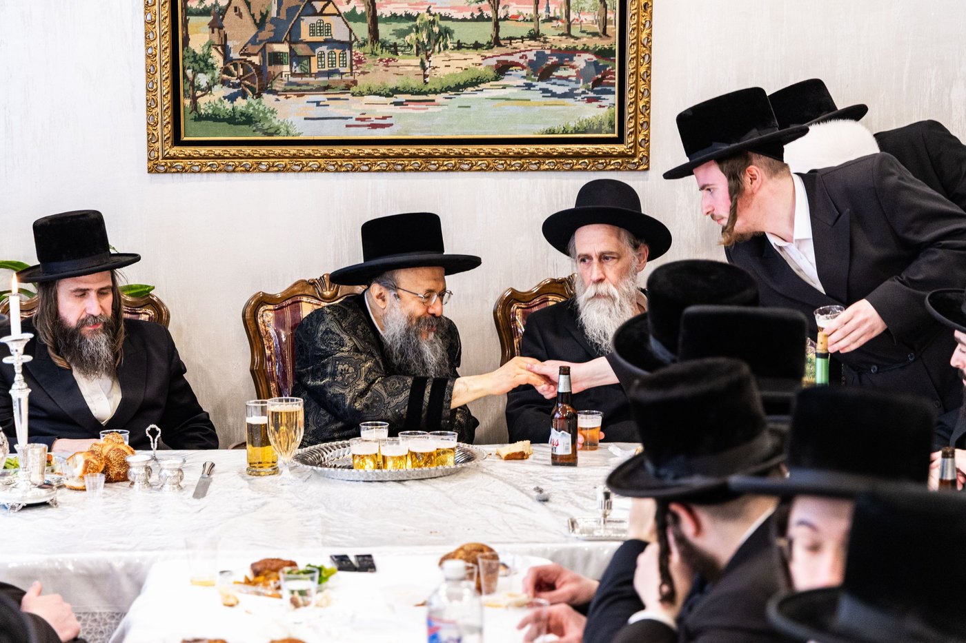 האדמו"ר מבאבוב 45 בטיש לכבוד 'יום שיבסר באדר'