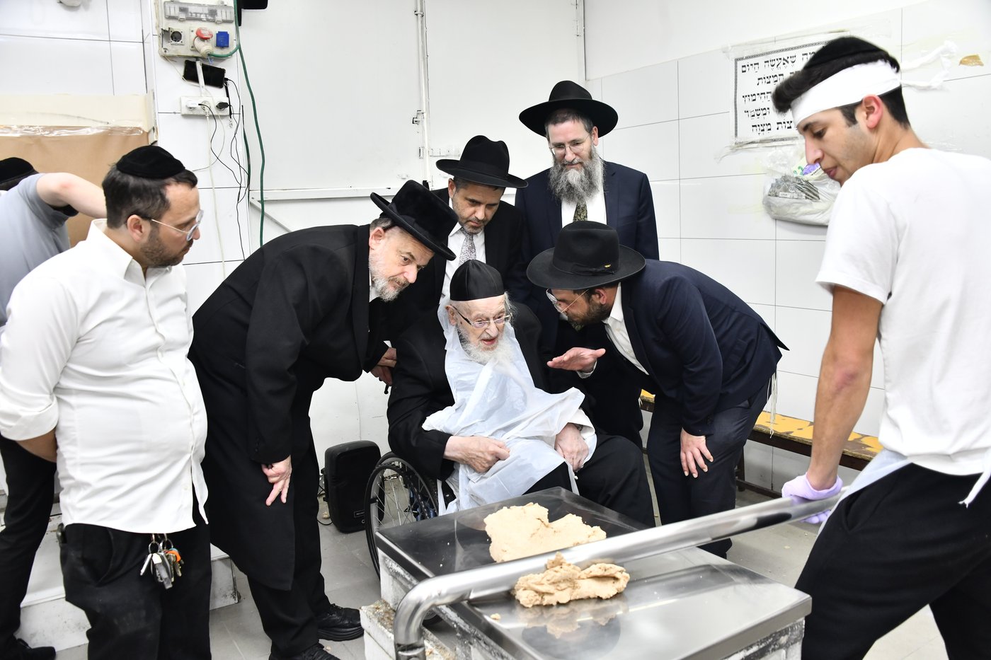 הגרמ"צ ברגמן באפיית מצות