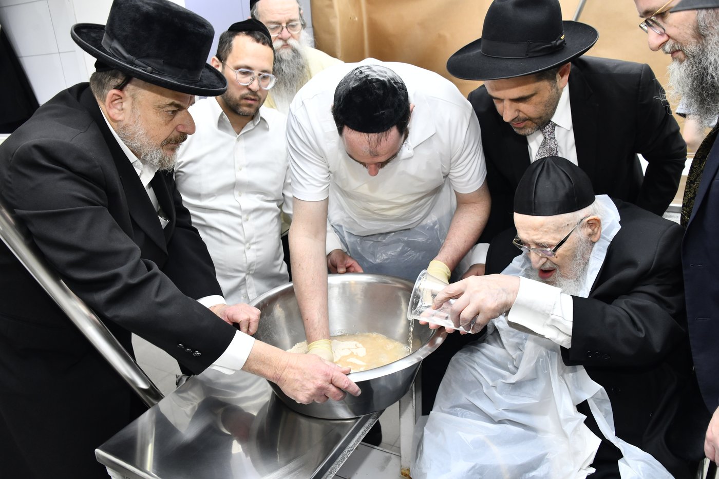 הגרמ"צ ברגמן באפיית מצות