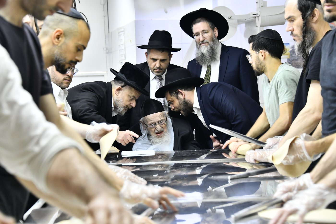 הגרמ"צ ברגמן באפיית מצות