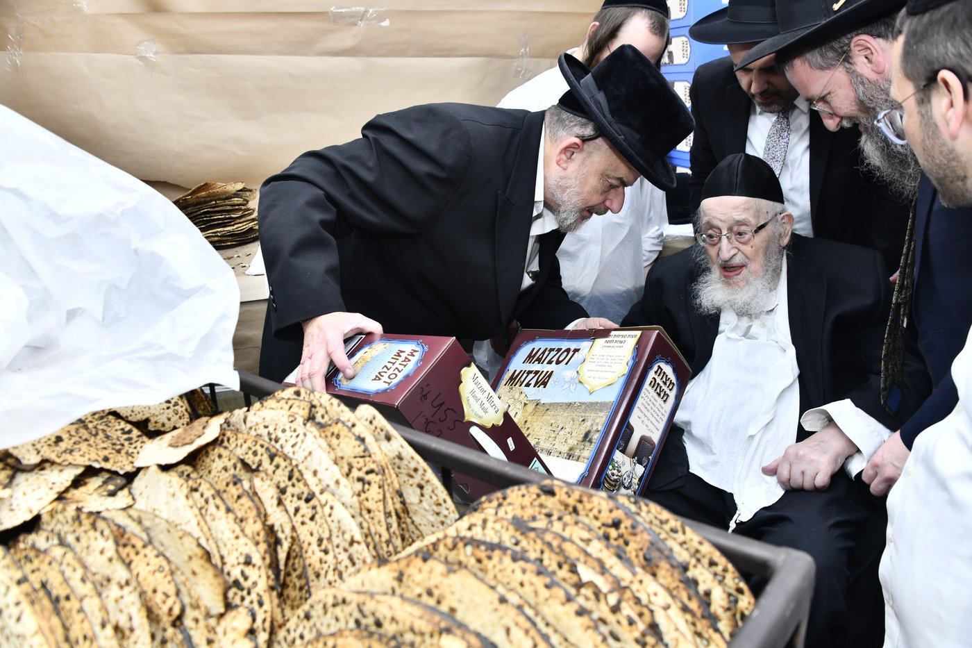 הגרמ"צ ברגמן באפיית מצות