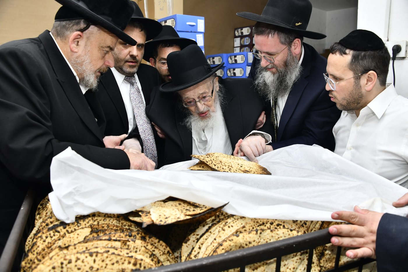 הגרמ"צ ברגמן באפיית מצות