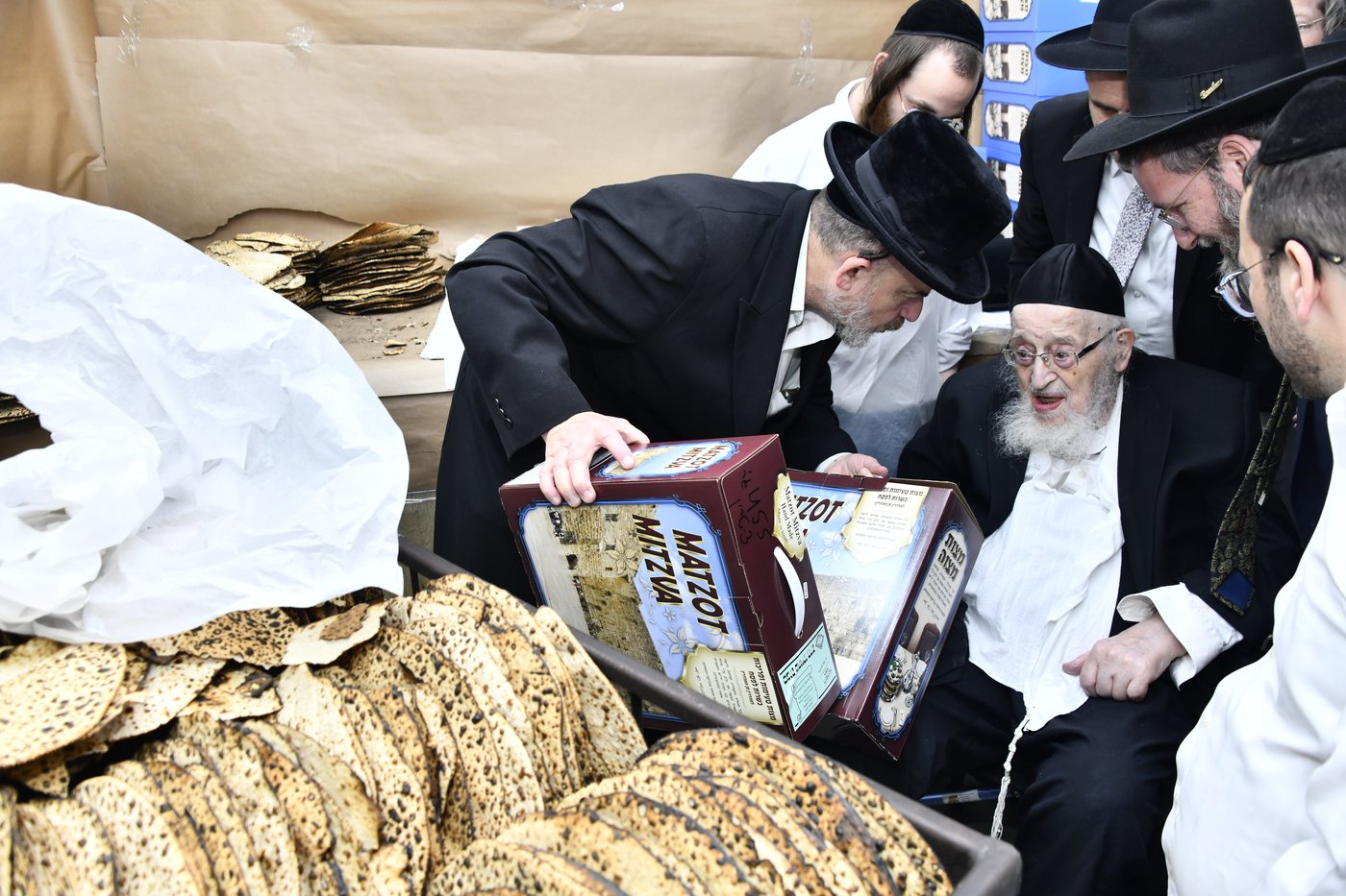 הגרמ"צ ברגמן באפיית מצות