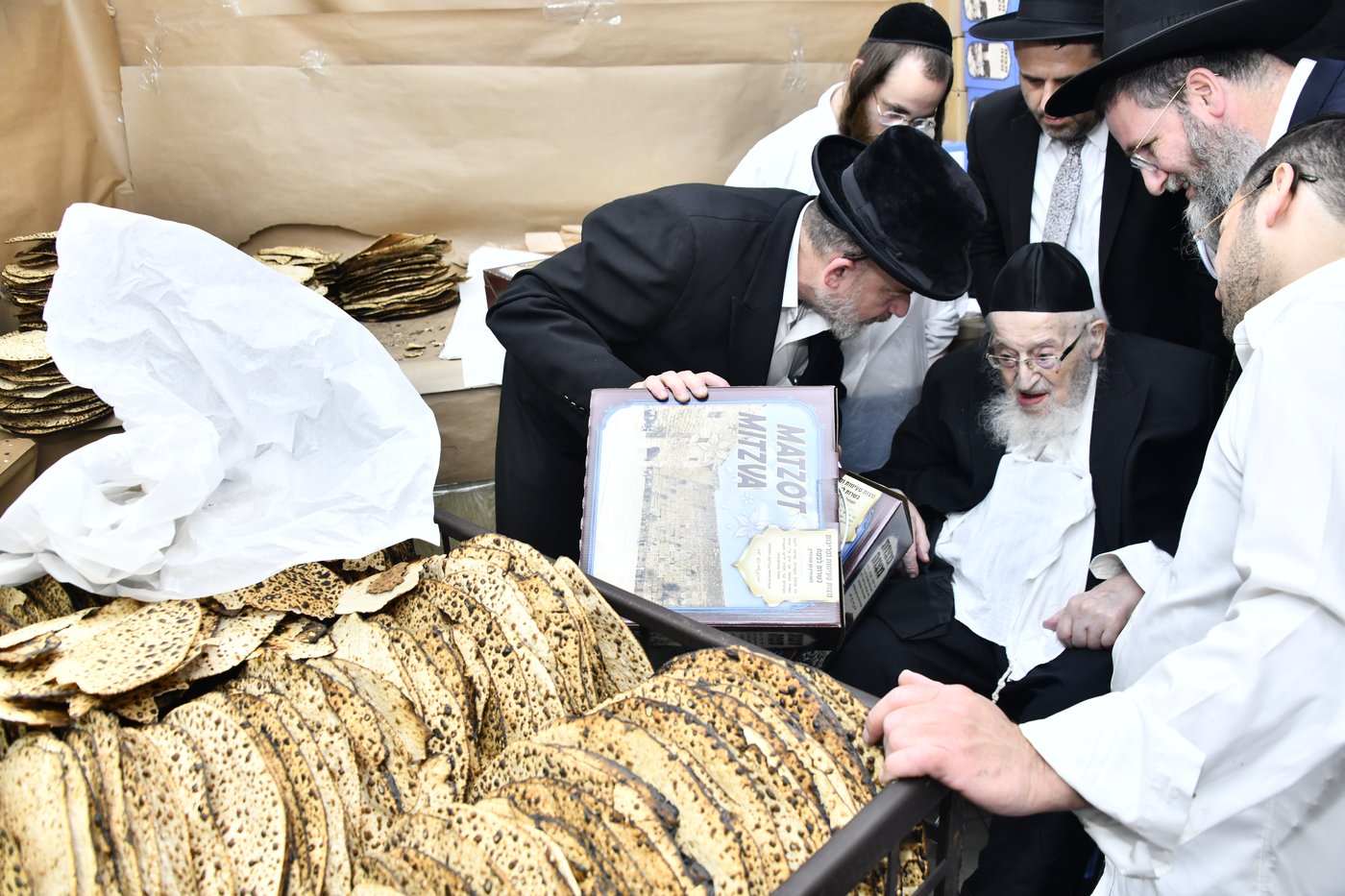 הגרמ"צ ברגמן באפיית מצות