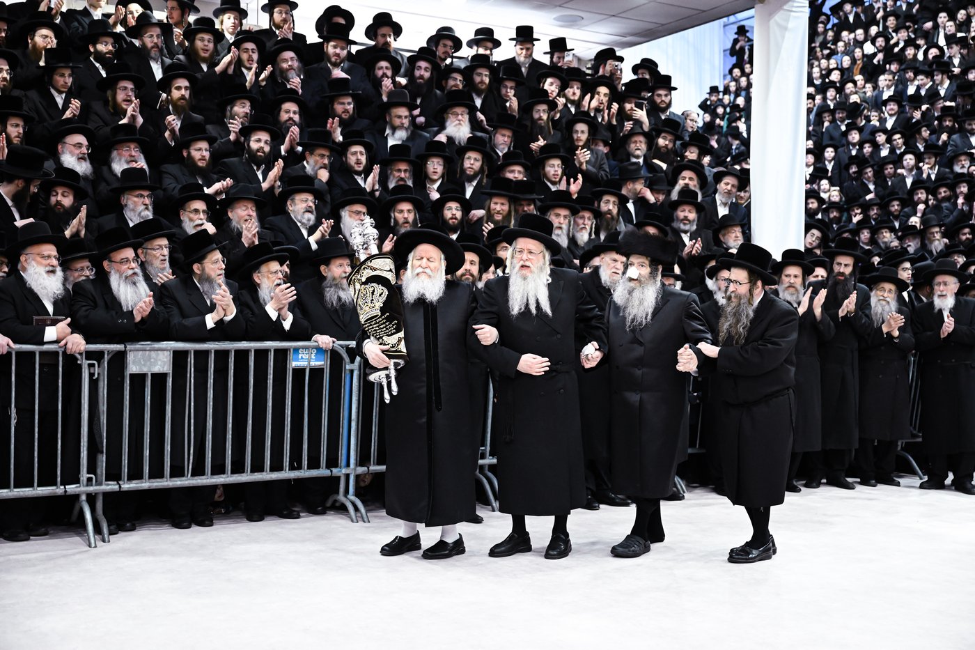 מעמד הכנסת ספר תורה לביהמ"ד באבוב באנטווערפן