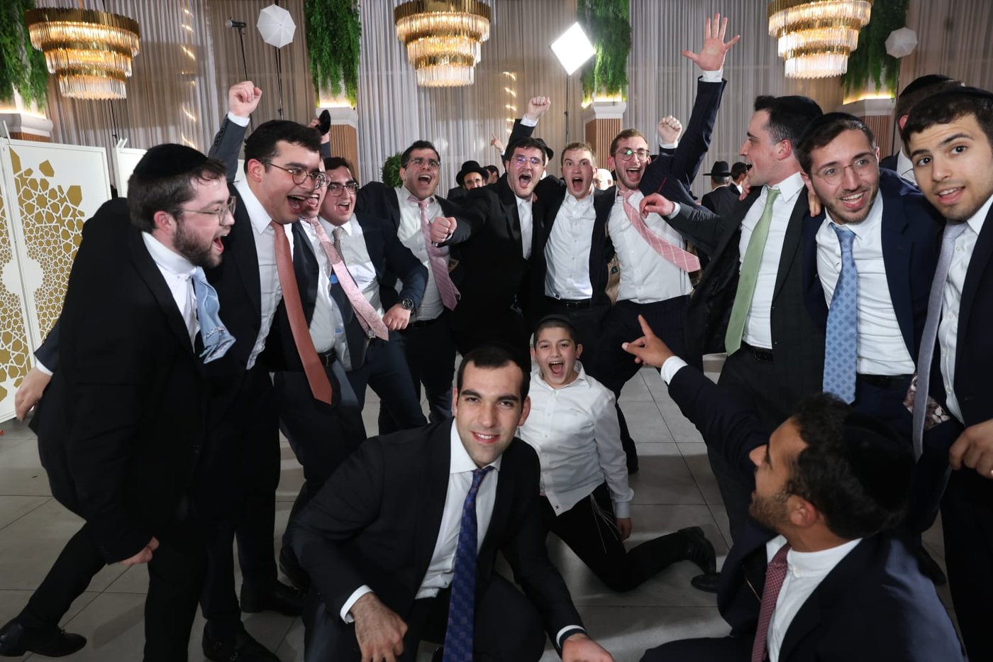 אורי טרבלסי חיתן את בתו, רבנים ואישי ציבור הגיעו לחגוג
