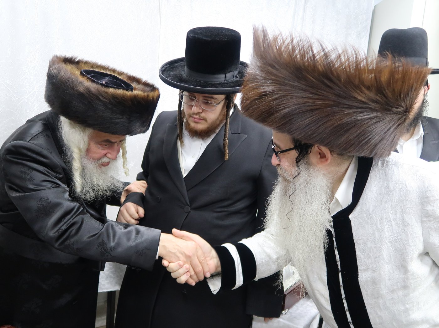 שמחת הברית בחצרות נדבורנה אלעד - זוויעהיל 