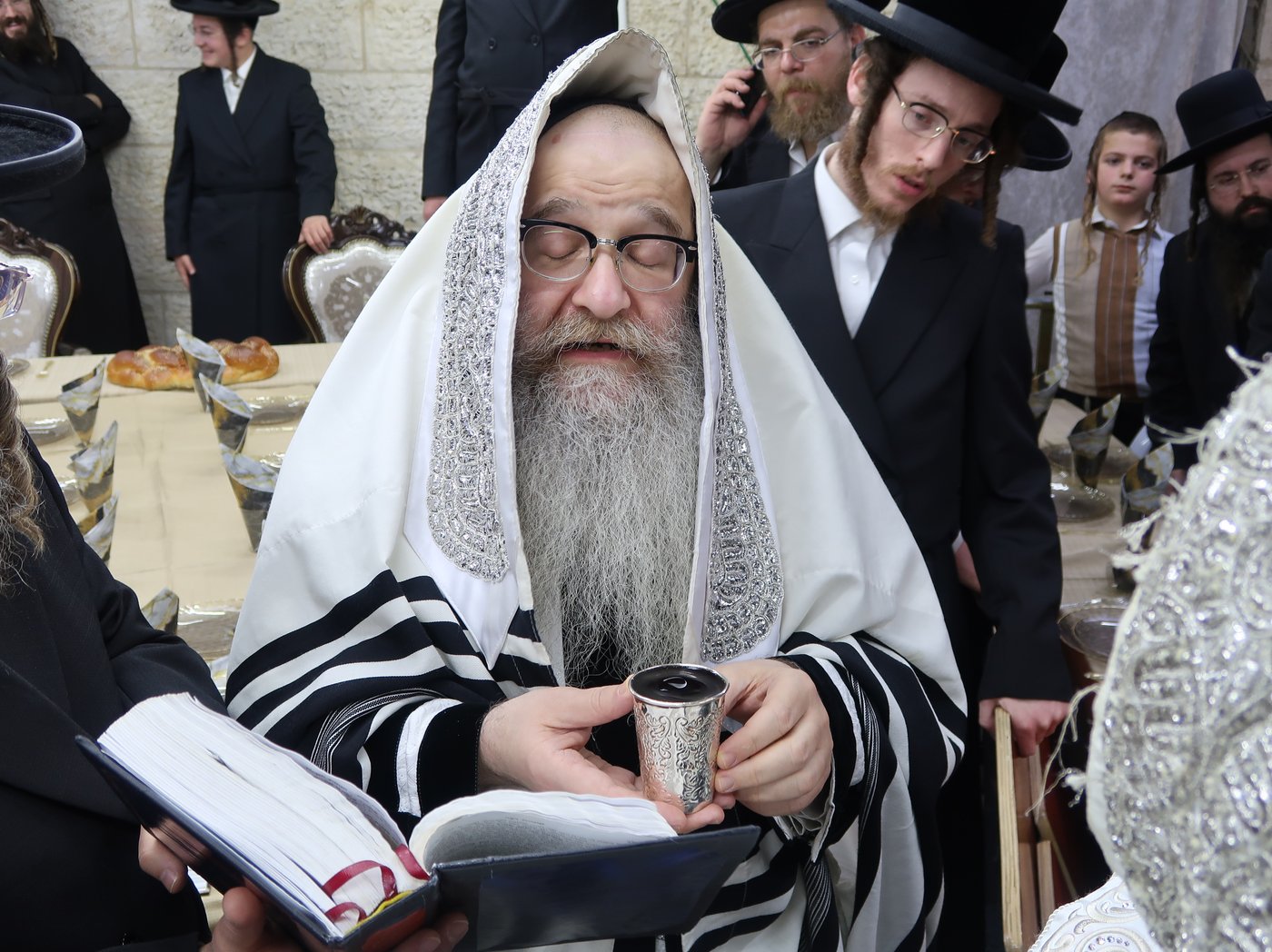 שמחת הברית בחצרות נדבורנה אלעד - זוויעהיל 