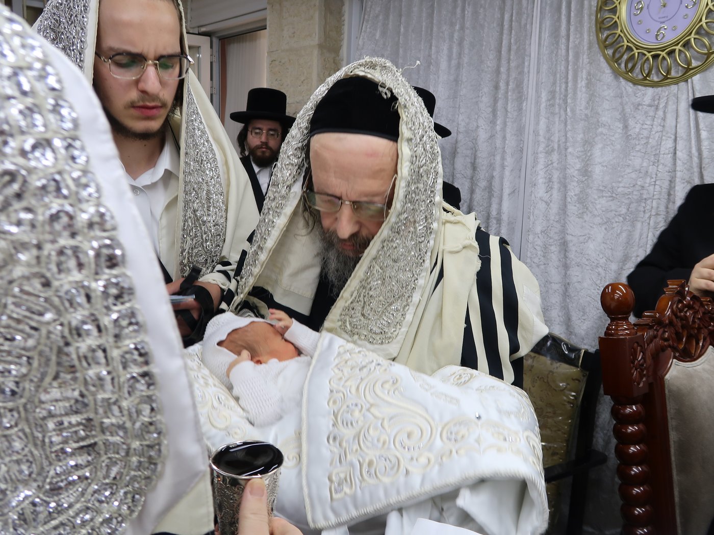 שמחת הברית בחצרות נדבורנה אלעד - זוויעהיל 