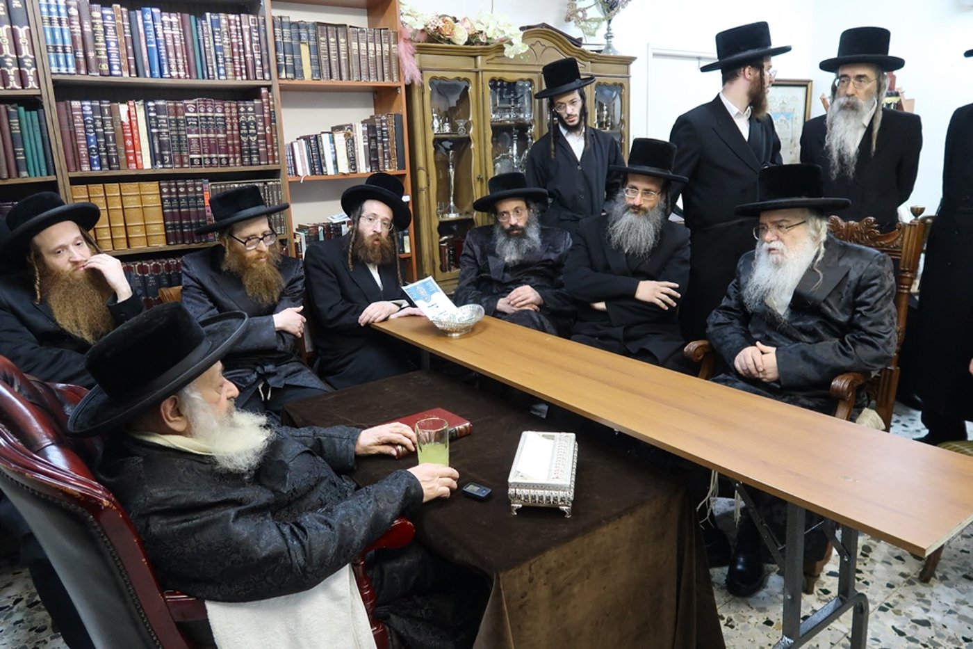 ניחום אבלים בחצה"ק דעעש