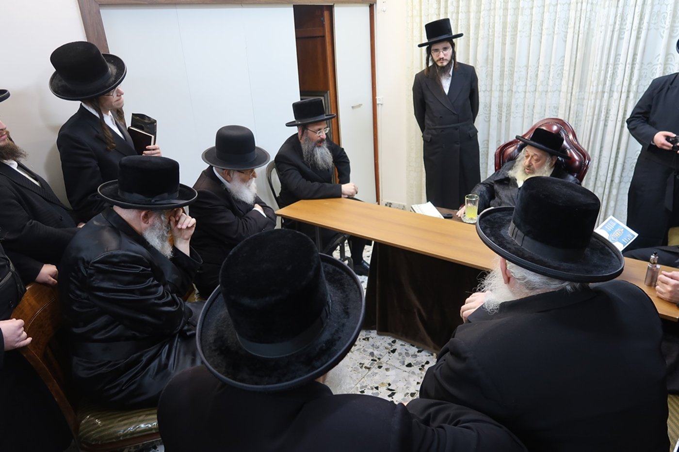 ניחום אבלים בחצה"ק דעעש