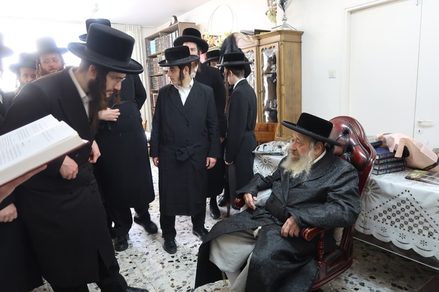 ניחום אבלים בחצה"ק דעעש