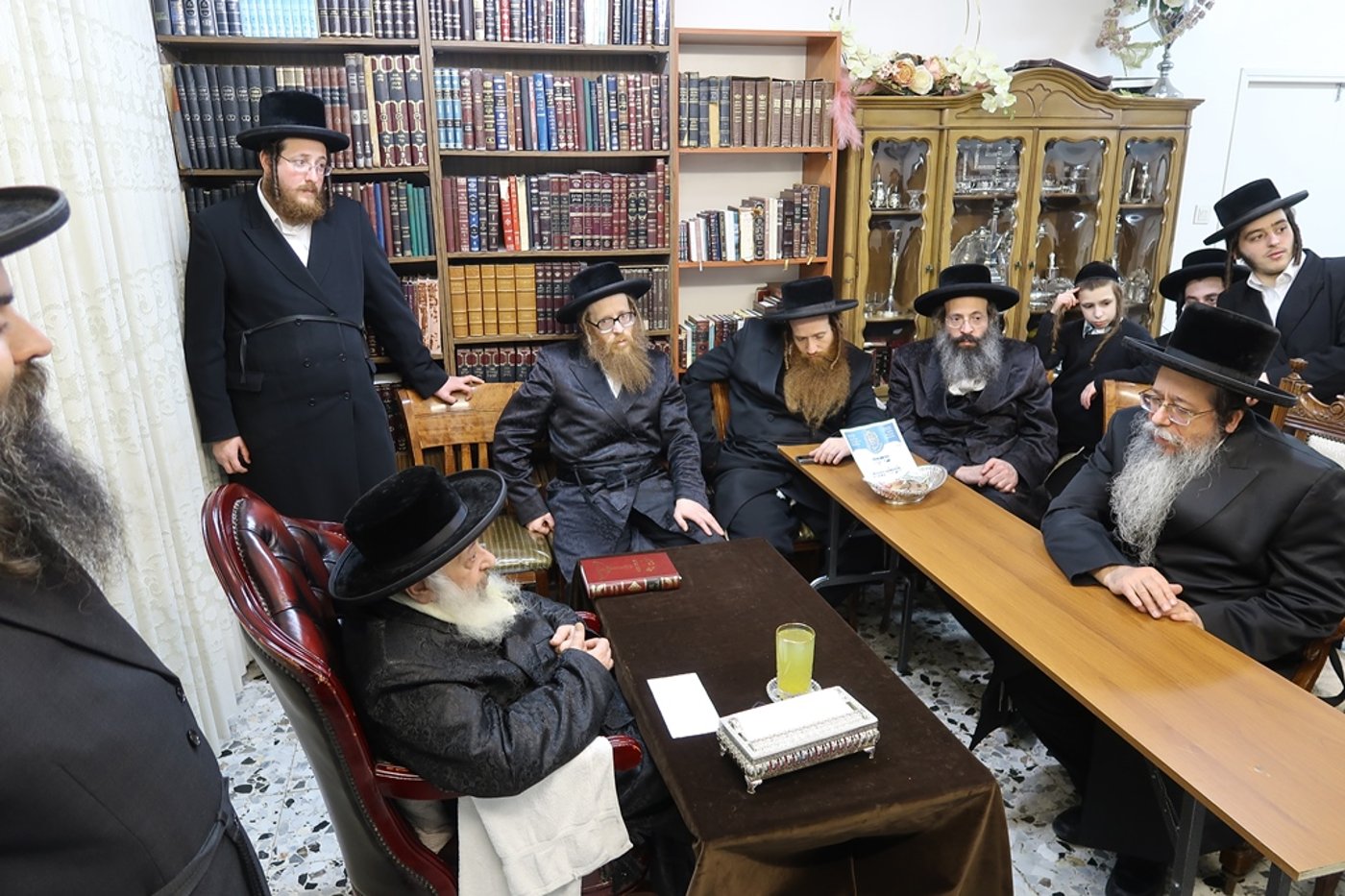 ניחום אבלים בחצה"ק דעעש