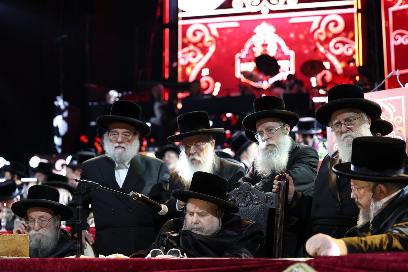 מעמד 'עשר עטרות' בחצה"ק בעלזא 