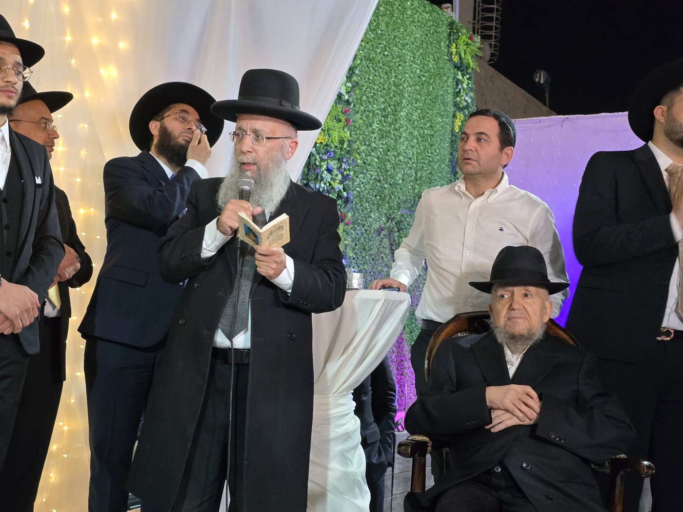 שמחת נישואי נכדת הגר"מ מאזוז