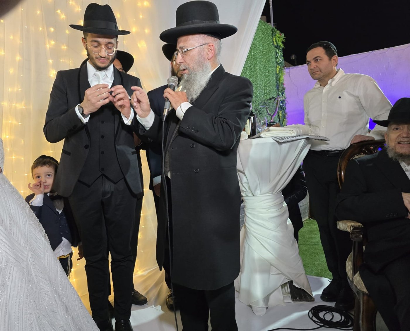 שמחת נישואי נכדת הגר"מ מאזוז