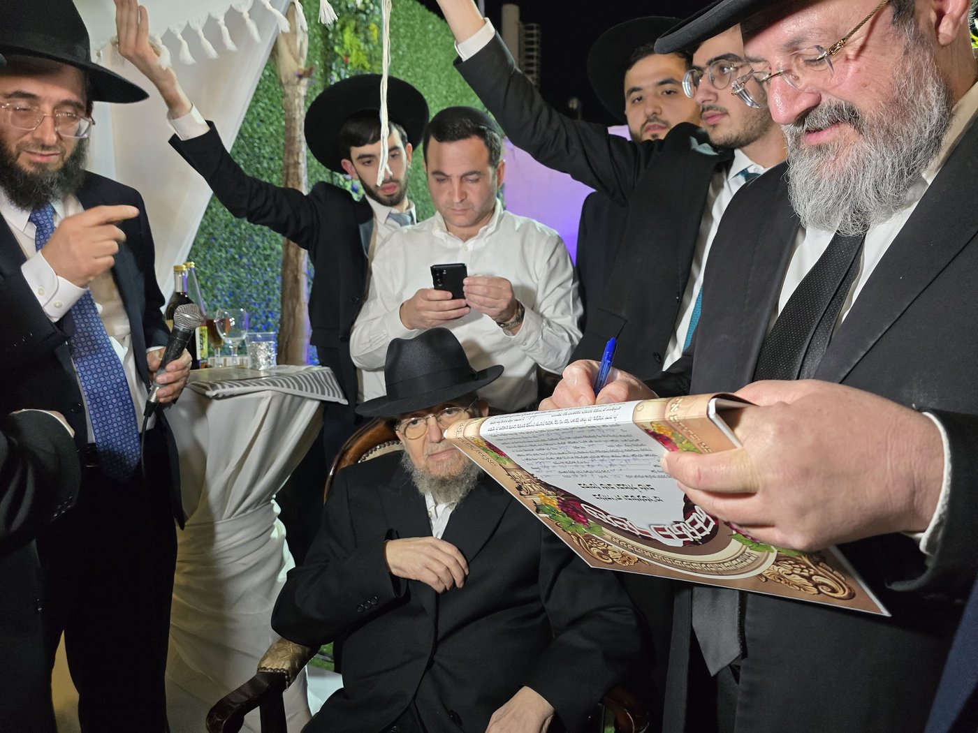 שמחת נישואי נכדת הגר"מ מאזוז