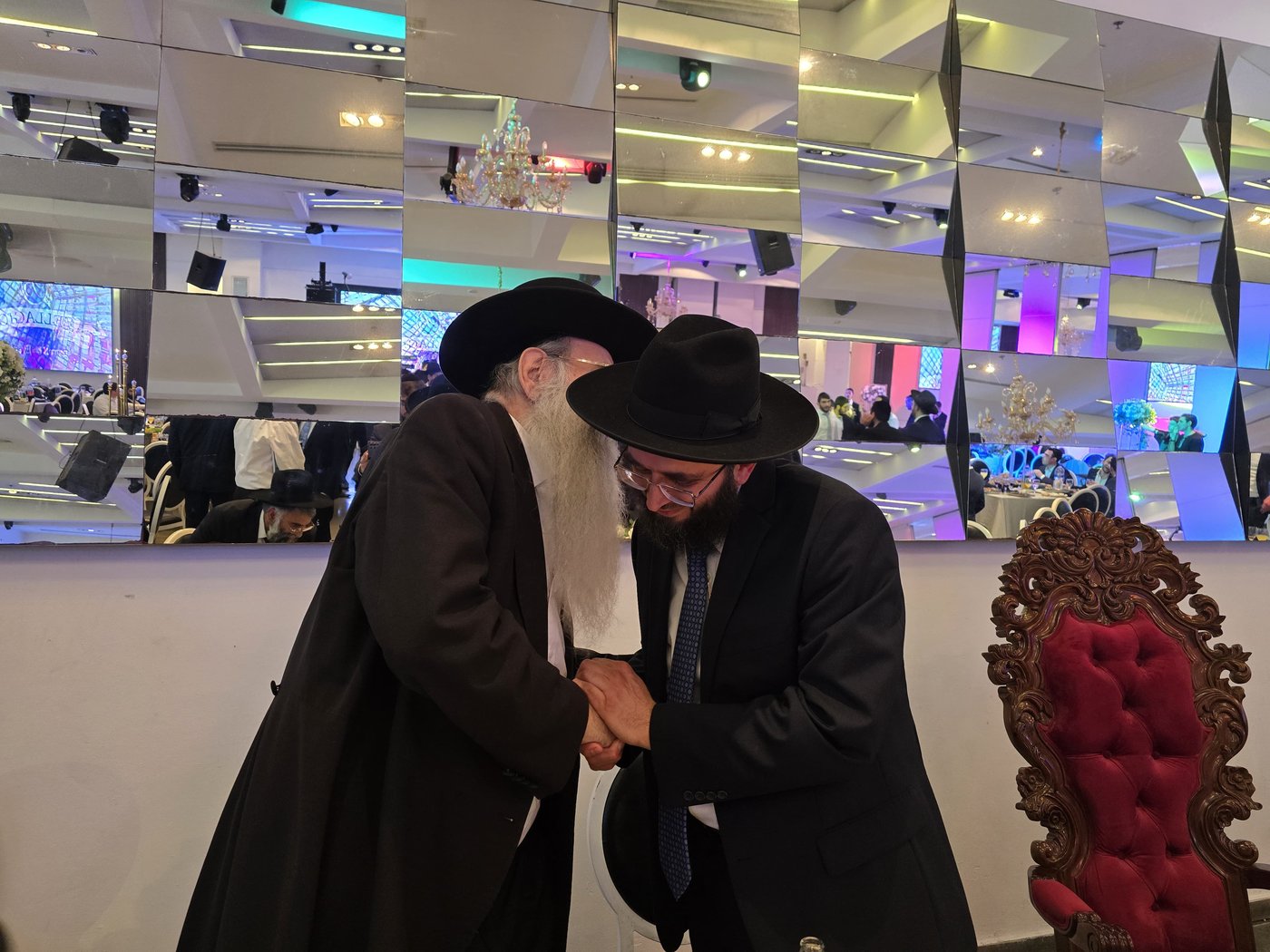 שמחת נישואי נכדת הגר"מ מאזוז