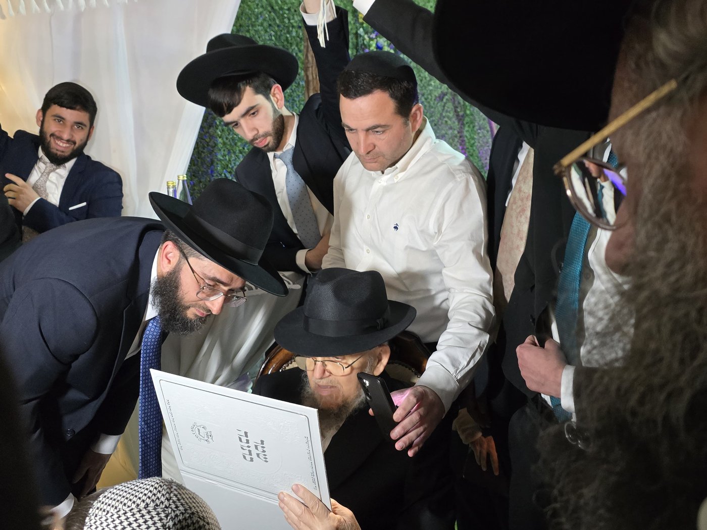 שמחת נישואי נכדת הגר"מ מאזוז