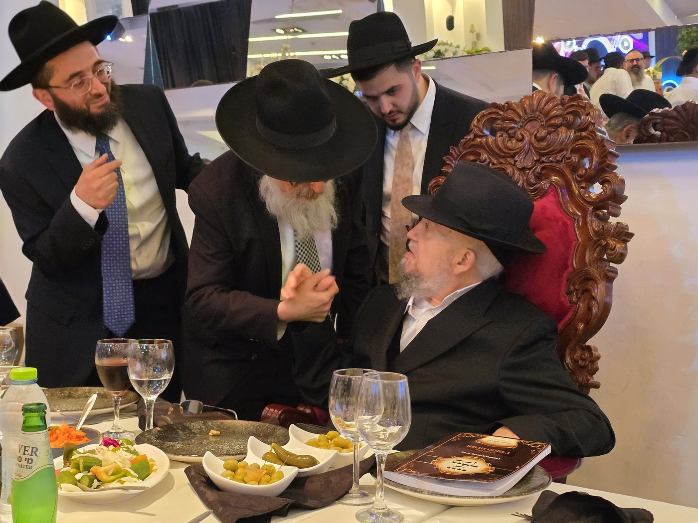 שמחת נישואי נכדת הגר"מ מאזוז