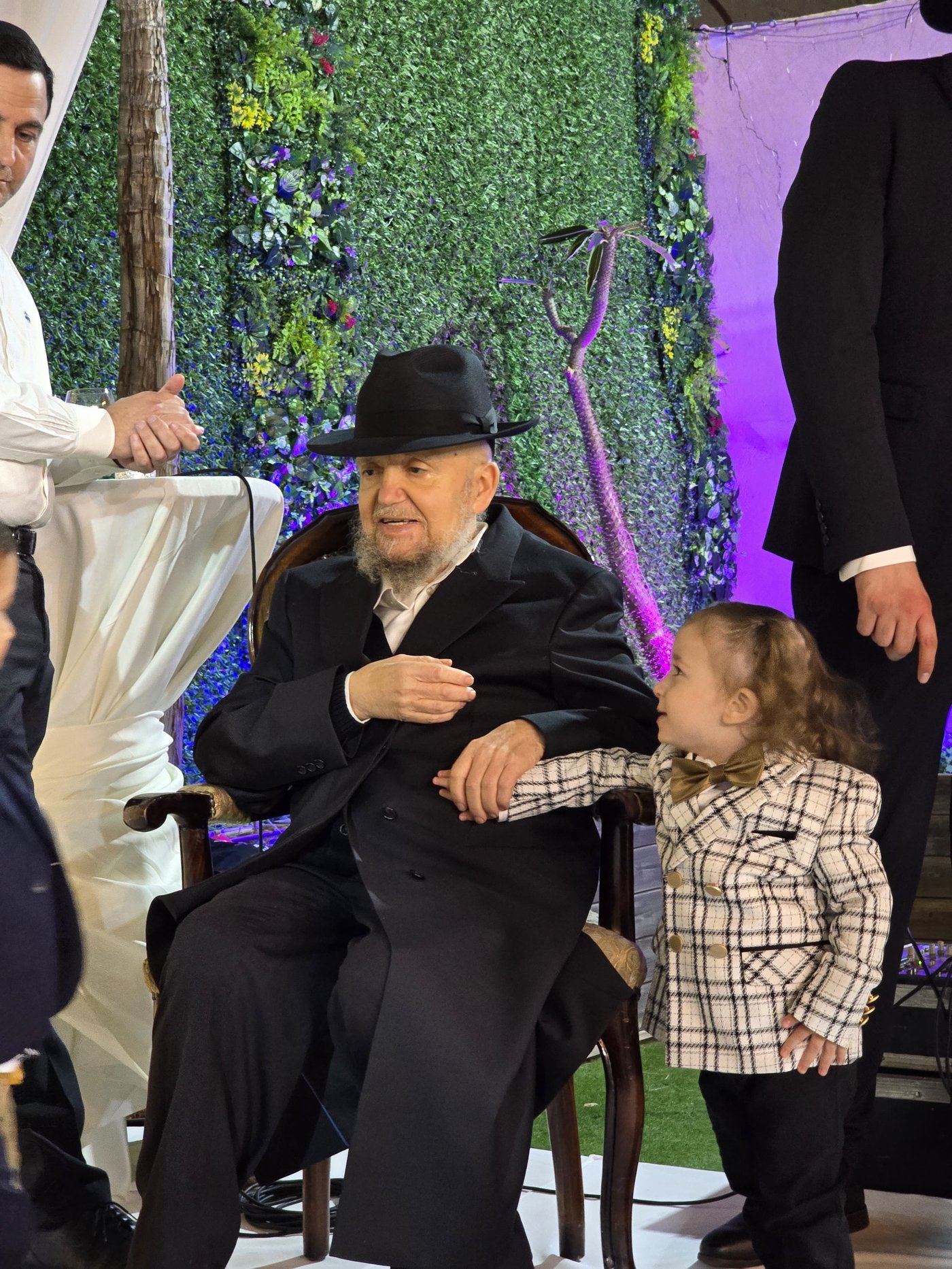 שמחת נישואי נכדת הגר"מ מאזוז