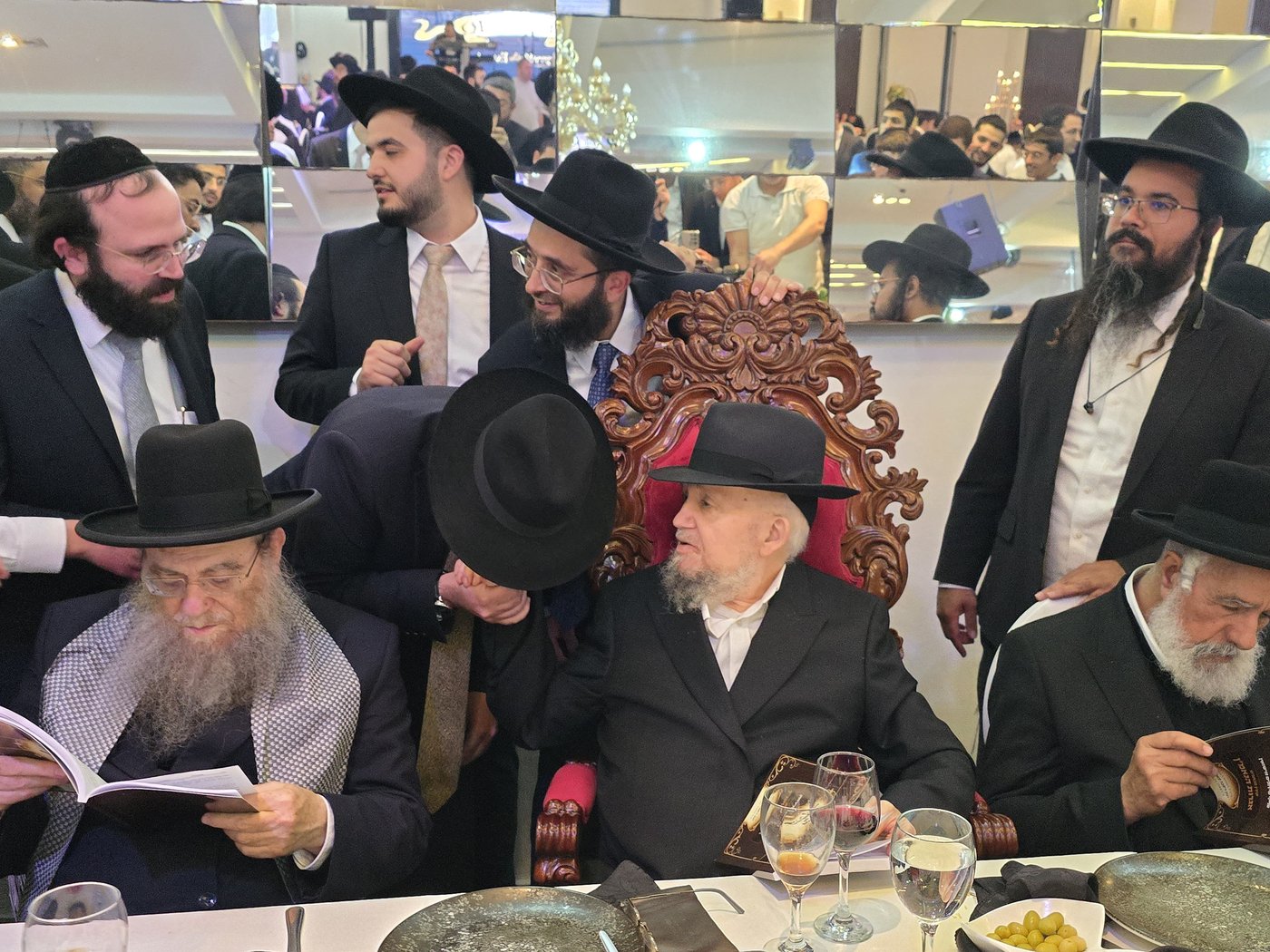 שמחת נישואי נכדת הגר"מ מאזוז