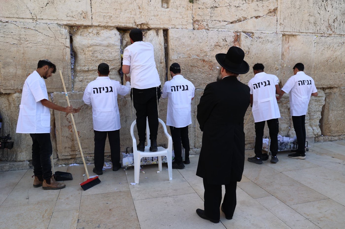 פינוי אבני הכותל