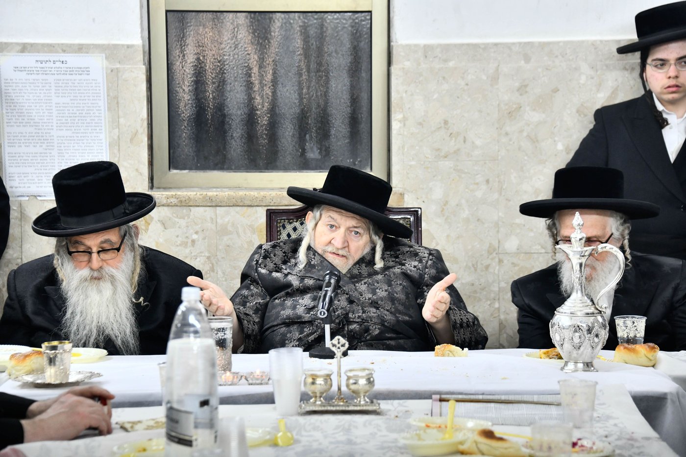 סעודת הודאה בחצה"ק טעמשוואר