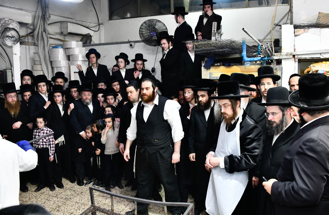 האדמו"ר מסאדיגורה באפיית מצות
