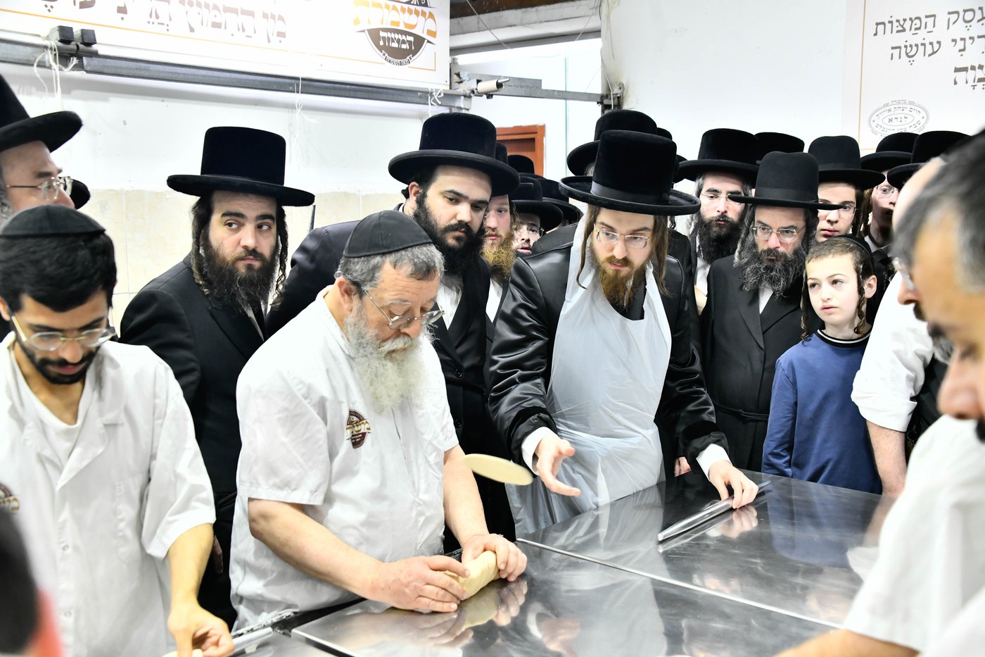האדמו"ר מסאדיגורה באפיית מצות