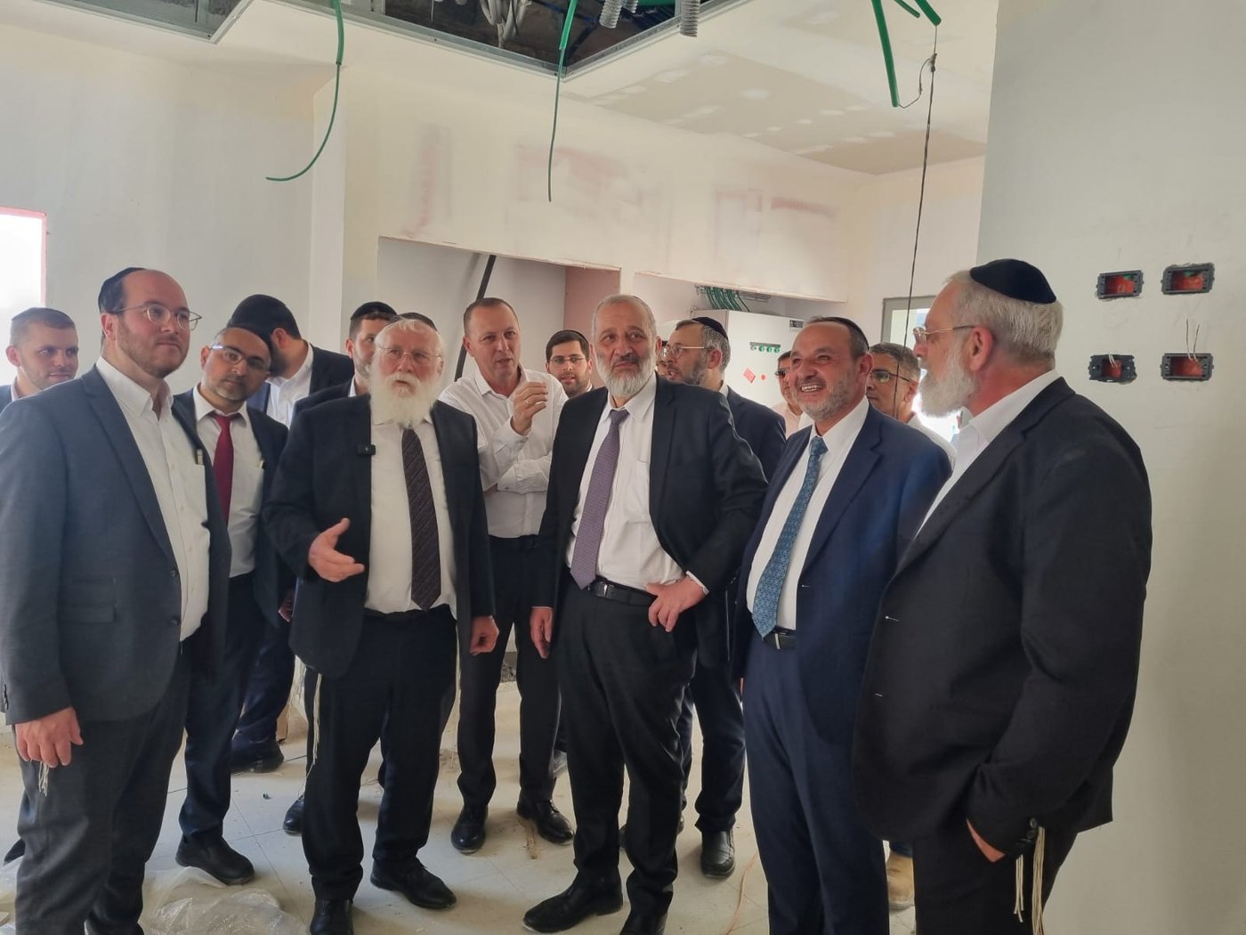 הפמלייה ברכסים